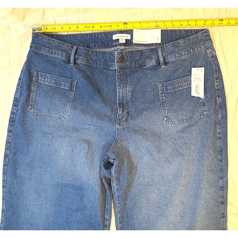 Liz Claiborne Women 22W Blue Denim Wide Leg Cropped Culotte Jeans NWT - Picture 4 of 11